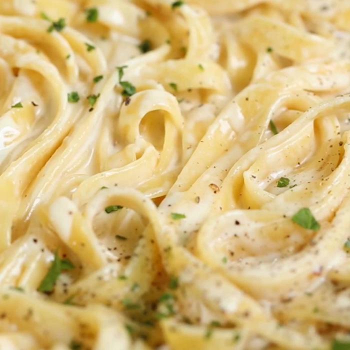 Creamy garlic Parmesan pasta recipe