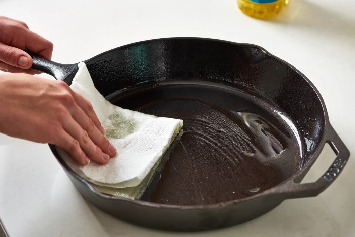 How to properly season a cast iron skillet